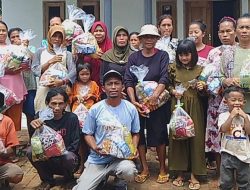 Warga Sepanjang Jalur Pipa Air Salamdarma dapat Bingkisan dari RU VI Balongan