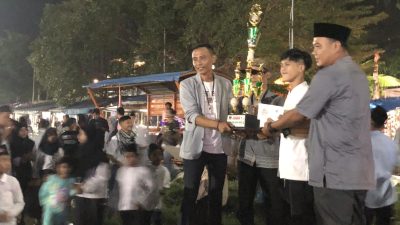 Hery Nurdiansyah Serahkan Piala Juara Festival Takbir Keliling Idul Fitri 1445 H