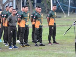 Jaga Kesolidan, Prajurit dan PNS Korem 043/Gatam Olahraga Bersama