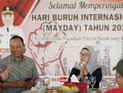 Peringati Hari Buruh, Nina : Perusahaan Harus Bayar Pekerja Sesuai UMK