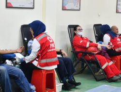 PT KPI RU VI Balongan Gandeng PMI Indramayu Gelar Donor Darah