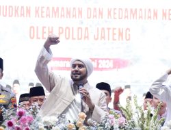 Irjen Pol Ahmad Luthfi dan Habib Syech bin Abdul Qodir Assegaf Lantunkan Sholawat