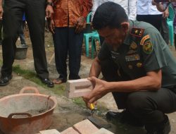 Kunjungi Kodim 0421/LS, Danrem 043/Gatam Letakan Batu Pertama Bedah RTLH