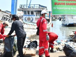 Bersama Pemda Indramayu, RU VI Andil Bersihkan Muara di Hari Lingkungan Hidup