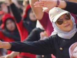 Bupati Nina Agustina Bareng Ribuan Masyarakat Lakukan Senam Sehat