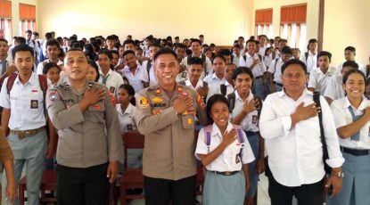 Kapolsek Kairatu Sosialisasi Kenakalan Remaja dan Bahaya Narkoba di SMA N 10 SBB