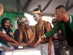 Dihadiri Ratusan Warga,Eva Dwiana Buka Porcam Labuhan Ratu dan Lantik Pengurusnya