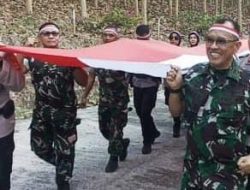 Sambut HUT RI,TNI-Polri di Bandar Lampung Gelar Kirab Bendera 79 Meter