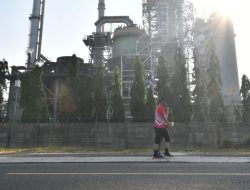 PT KPI RU VI Balongan Tutup Permanen Jalan Seberang Kilang