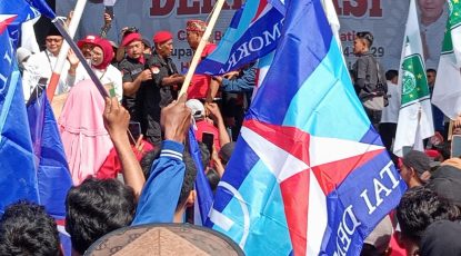 Deklarasi Partai Pendukung Nina-Tobroni, Ribu Masa Jadi Saksi