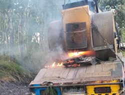 Sopir dan Kernet Tewas Akibat Truk Tersangkut Kabel Tegangan Tinggi