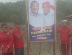 Libatkan Siswa dalam Foto Politik,Ketua PAC PDIP Manipa Dikritik