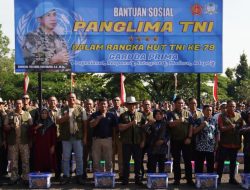Ratusan Paket Sembako Dibagikan Panglima TNI kepada Masyarakat Sekitar PMPP TNI