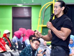 Tujuh Cara Hilangkan Perut Buncil Ala Ade Rai Untuk Pekerja PT KPI RU VI Balongan