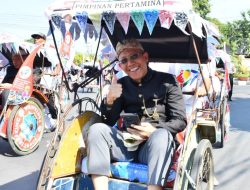 Pertamina Balongan Ramaikan Pawai Kirab Tunggul HUT Indramayu ke-497