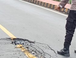 Polres Lampung Utara Imbau Pengguna Jalan Lintas Sumatera Hati-hati,Ada Kerusakan