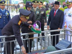 Irjen Pol Helmy Santika Pimpin Ziarah Hari Pahlawan di Makam Pahlawan