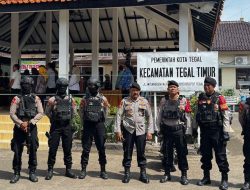 Polres Tegal Kota Jaga Ketat Pleno Terbuka Rekapitulasi Perolehan Suara di Kantor PPK