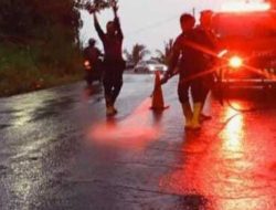 Polresta Bandar Lampung Bersihkan Tumpahan Solar di jalan,Cegah Lakalantas