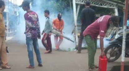 Lakukan Fogging,Upaya Pemdes Tugu Indramayu Hindari Penyakit DBD