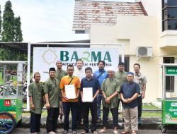 Bazma RU VI Balongan Kembali Serahkan Gerobak Dagang untuk UMKM