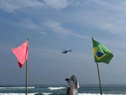 Ditpolairud Polda Lampung Lakukan Patroli Udara untuk Pengamanan WSL Krui Pro 2025