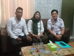 Sambangi Dinsos Kabupaten Lamteng,Yayasan PHLU mawar putih Beraudiensi