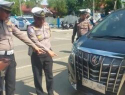 Kasat Lantas Polres Bone Tindak Pengguna TNKB Tak Sesuai dalam Ops Patuh Pallawa