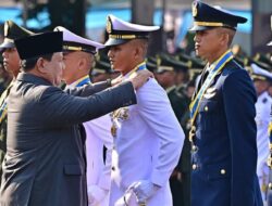 Presiden Prabowo Subianto Lantik dan Ambil Sumpah 2.000 Perwira Muda TNI-Polri