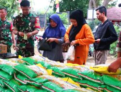Babinsa se-Kecamatan Kemiling Sukseskan program Penjualan Beras Murah