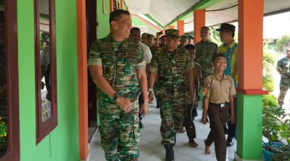 Tinjau SMPN 5 Natar,Pangdam XXI/Radin Inten Ikuti Vicon Bersama Panglima TNI dalam Program MBG