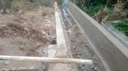 Bangun Drainase, Eva Dwiana Diapresiasi Warga Perum BKP Bandar Lampung