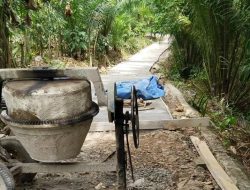 Pembangunan Jalan Rabat Beton di Kampung Bandar Dalam Diduga Asal Jadi