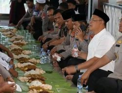 Tumbuhkan Semangat Solidaritas,Personil Polda Sulbar Makan Bareng Anak Yatim