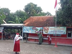 Anggota Koramil 1607/Sliyeg Sampaikan Pesan Cinta Tanah air dan Kedisiplinan