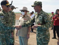 Danrem 043/Gatam Sambut Menhan RI dan Panglima TNI pada Panen Raya Kedelai TNI AL di Lampung Utara