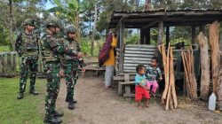 Satgas Yonif 521/DY Laksanakan Komsos di Distrik Walesi