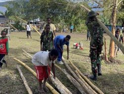 Bersama Warga, Satgas Yonif 521/DY Laksanakan Bakti Sosial di Gereja Kobakma
