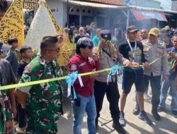 Lurah Abdul Potong Pita, Karnaval Unjungan Buyut Godong Jatibarang Baru Diberangkatkan