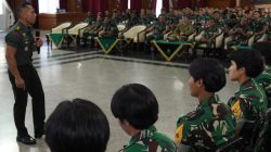 The King of Sparko Sampaikan Materi Kepemimpinan Lapangan kepada Taruna Akmil