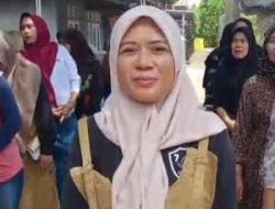Jalan Kelurahan Kemiling Raya Diperbaiki,Bunda Eva dapat Ucapan Terimakasih dari Warga