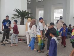 Maraknya Sandal yang Hilang di Masjid Raya Al Bakrie Dikeluhkan Jamaah