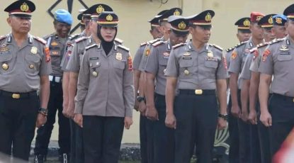 AKBP Sugeng Sutio Budhi Pimpin Upacara Kenaikan Pangkat Personilnya