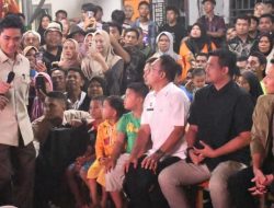 Presiden Prabowo Nobar Bareng Warga Korban Banjir di Batang Toru Tamsel