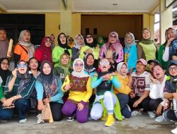 Semarak Senam Sehat Meriahkan Ultah Apotek AQIFA ke-1