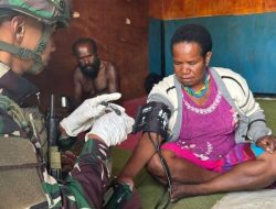 Binter Sikap Ramah Tamah TNI Satgas Yonif 521/DY di Kampung Bolakme