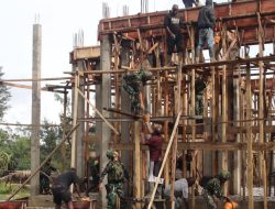 Satgas Yonif 521/DY Andil dalam Pembangunan Masjid Muhammad Aippon Asso di Distrik Walesi