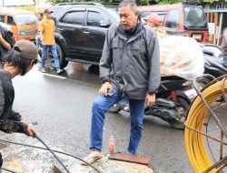 Izin Tak Jelas,Wali Kota Bekasi Stop Galian Kabel Optik di Kali Abang Tengah