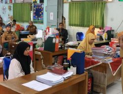 Tri Adhianto Sidak SMPN 52 dan Tindak Tegas Oknum TU, Ada Apa?