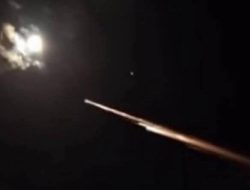 Dugaan Komet Berekor Lintasi Wilayah Lampung Gemparkan Warga